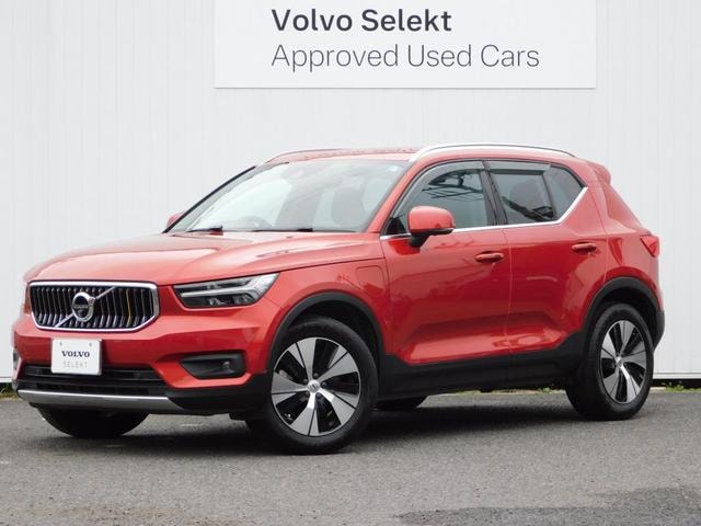 Volvo XC40 2022 — фото автомобиля 1