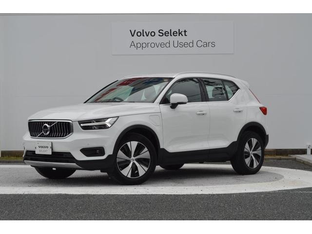 Volvo XC40 2021 — фото автомобиля 1