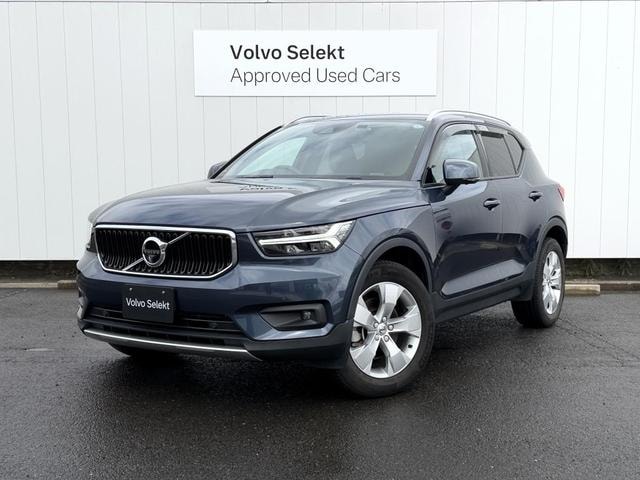 Volvo XC40 2022 — фото автомобиля 1