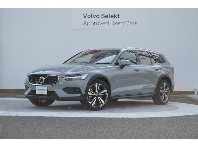 Volvo V60 2025 — фото автомобиля 1