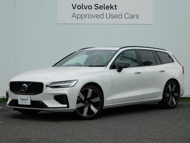 Volvo V60 2025 — фото автомобиля 1