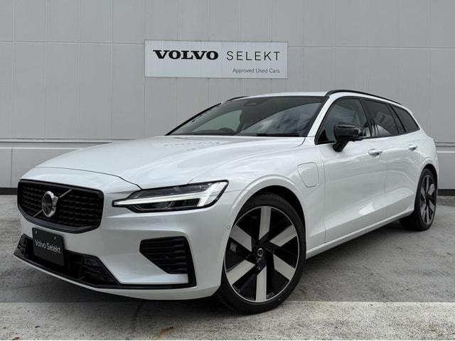 Volvo V60 2025 — фото автомобиля 1