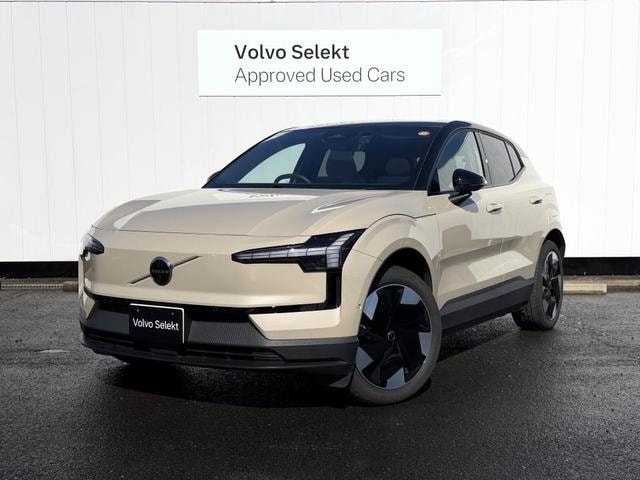 Volvo EX30 2025 — фото автомобиля 1