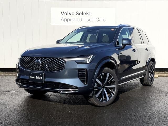 Volvo XC90 2025 — фото автомобиля 1