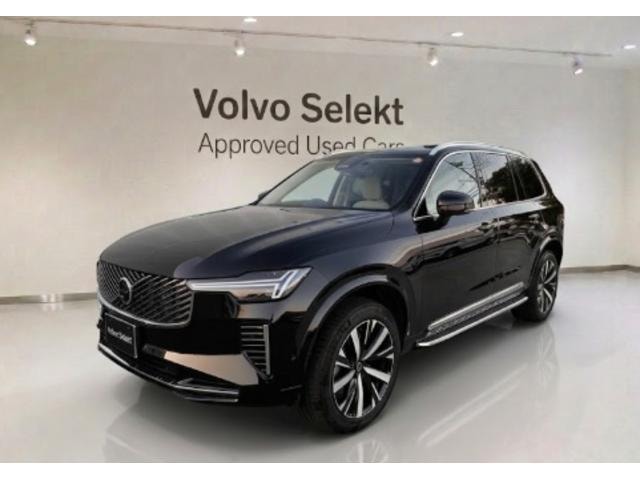 Volvo XC90 2025 — фото автомобиля 1