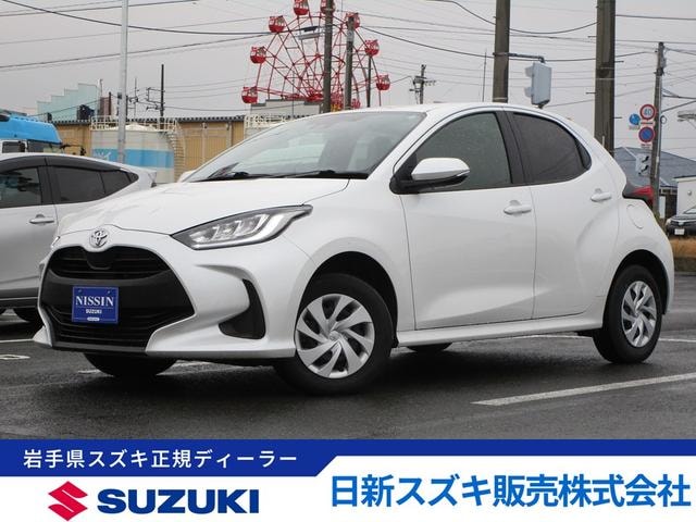 Toyota YARIS 2023 — фото автомобиля