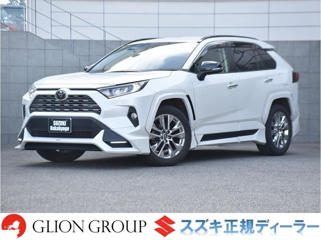 Toyota RAV4 2021 — фото автомобиля 1