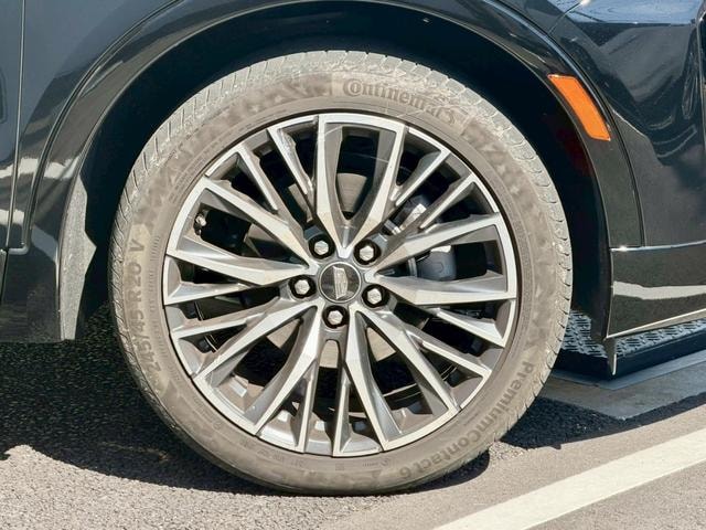 Cadillac XT4 2025 — фото автомобиля 1