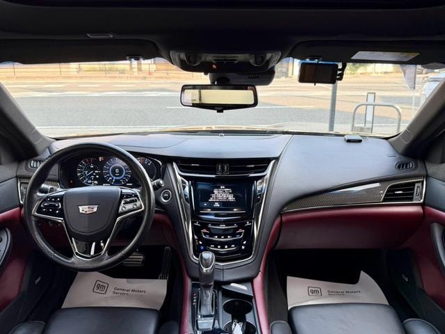 Cadillac CTS 2017 — фото автомобиля 1