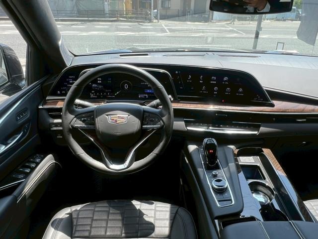 Cadillac ESCALADE 2024 — фото автомобиля 1