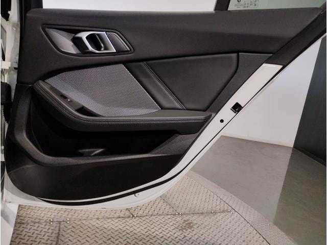 Bmw 1 SERIES 2024 — фото автомобиля 1