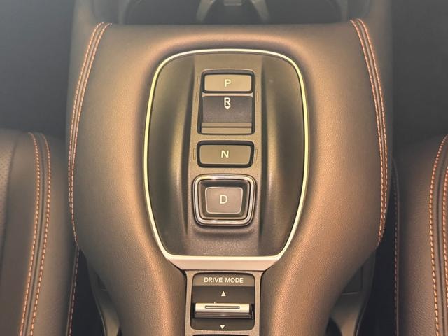 Honda ZR-V 2023 — фото автомобиля 1