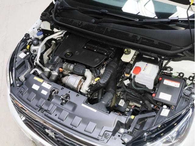 Peugeot 308 2018 — фото автомобиля 1