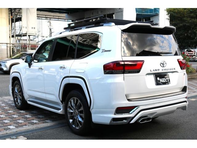 Toyota LAND CRUISER 2023 — фото автомобиля 1