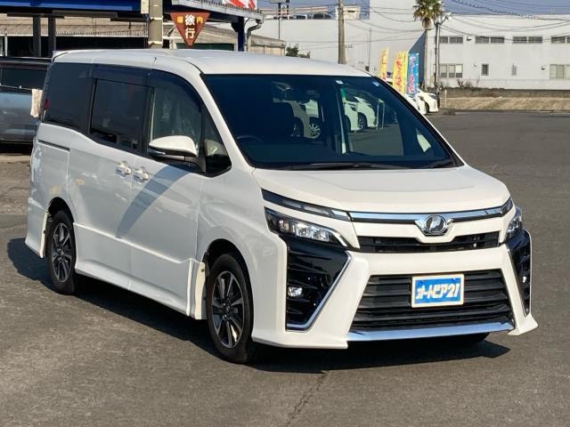 Toyota VOXY 2017 — фото автомобиля 1