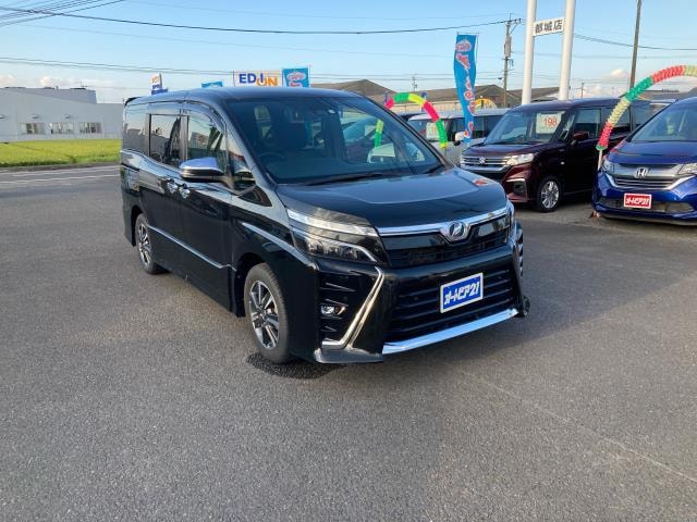 Toyota VOXY 2019 — фото автомобиля 1