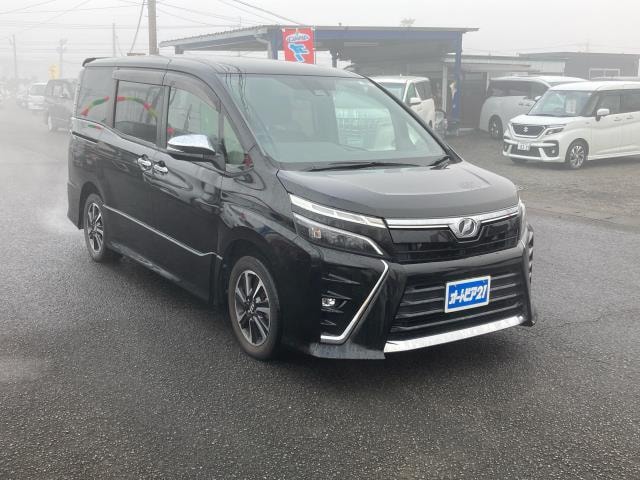 Toyota VOXY 2018 — фото автомобиля 1