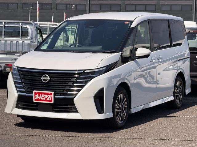 Nissan SERENA 2023 — фото автомобиля 1