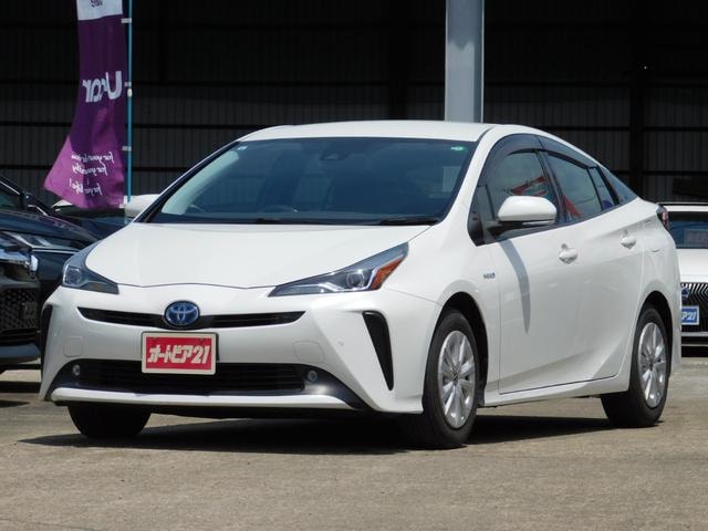 Toyota PRIUS 2019 — фото автомобиля 1
