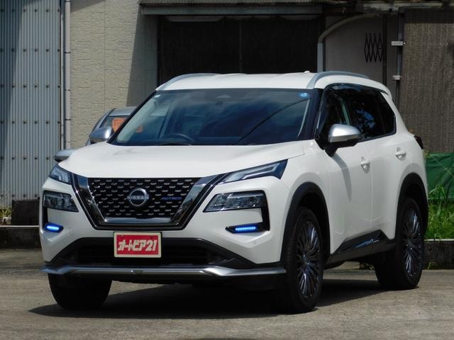 Nissan X-TRAIL 2024 — фото автомобиля 1