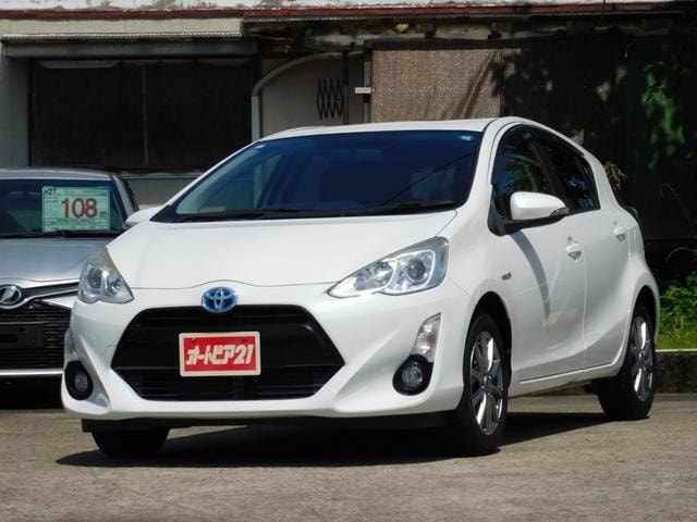 Toyota AQUA 2015 — фото автомобиля