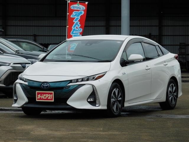 Toyota PRIUS PHV 2017 — фото автомобиля 1