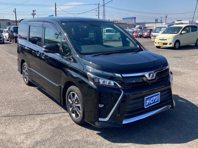 Toyota VOXY 2017 — фото автомобиля 1