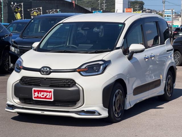Toyota SIENTA 2024 — фото автомобиля