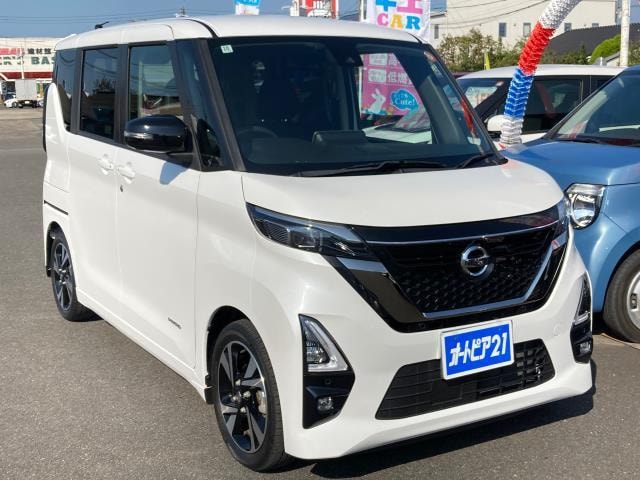 Nissan ROOX 2022 — фото автомобиля