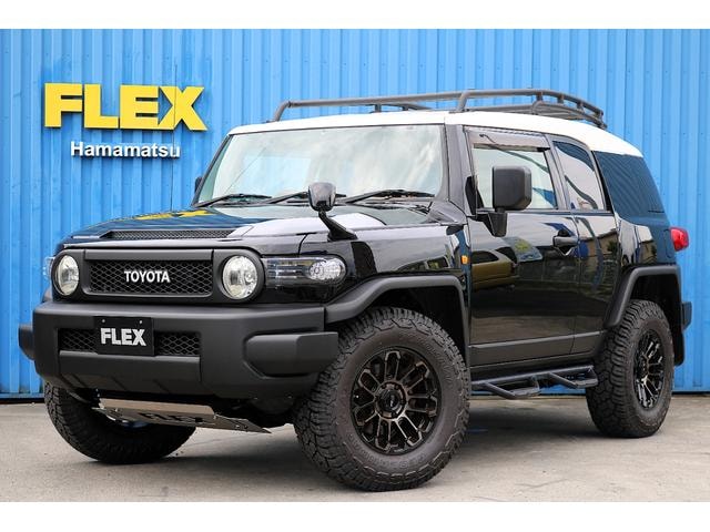 Toyota FJ CRUISER 2011 — фото автомобиля