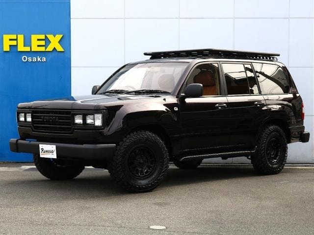 Toyota LAND CRUISER 100 2002 — фото автомобиля