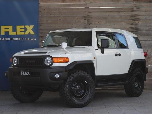 Toyota FJ CRUISER 2014 — фото автомобиля 1