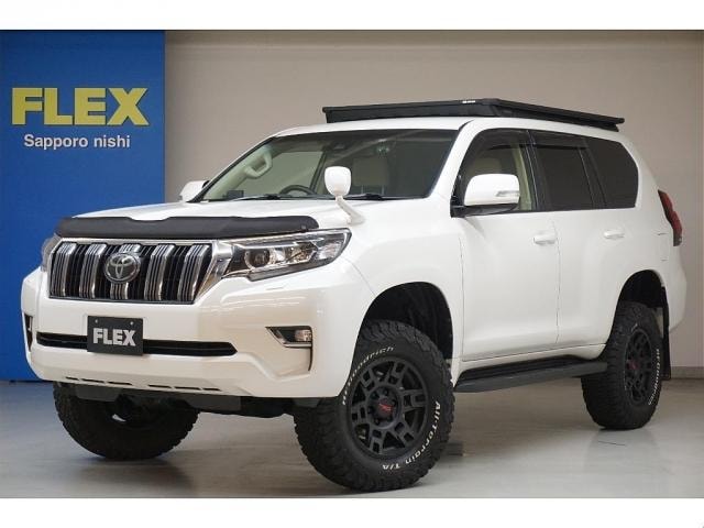 Toyota LAND CRUISER PRADO 2017 — фото автомобиля