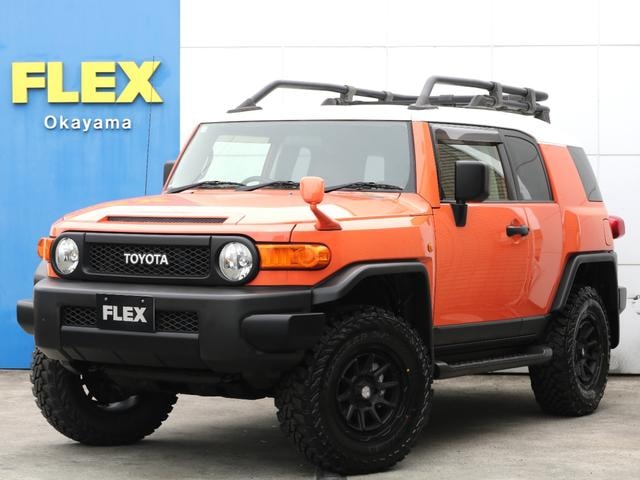 Toyota FJ CRUISER 2013 — фото автомобиля