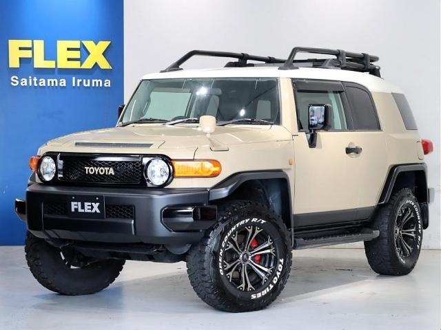 Toyota FJ CRUISER 2011 — фото автомобиля