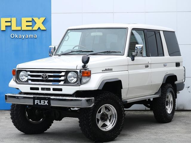 Toyota LAND CRUISER 70 2003 — фото автомобиля