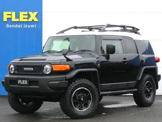 Toyota FJ CRUISER 2012 — фото автомобиля 1