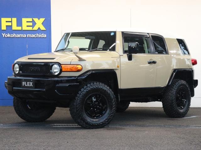 Toyota FJ CRUISER 2012 — фото автомобиля