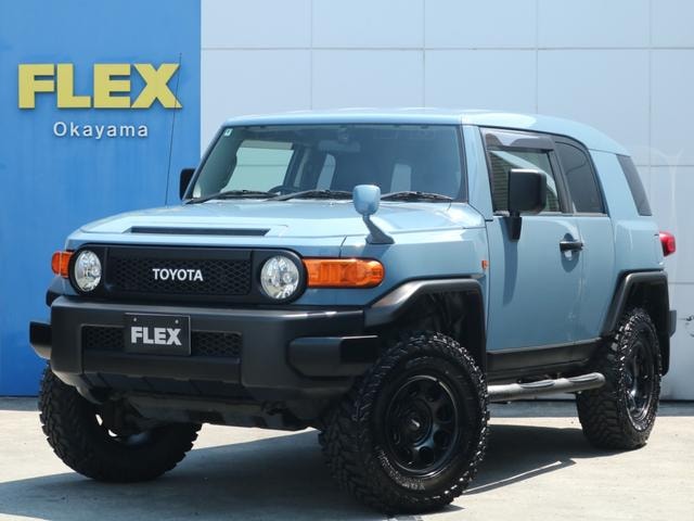 Toyota FJ CRUISER 2014 — фото автомобиля