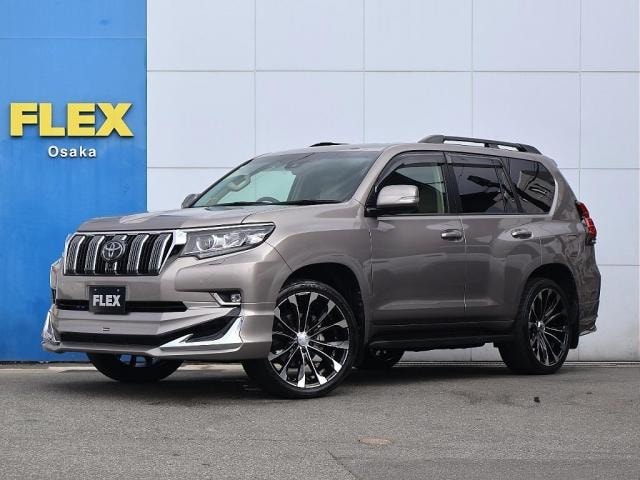 Toyota LAND CRUISER PRADO 2023 — фото автомобиля 1