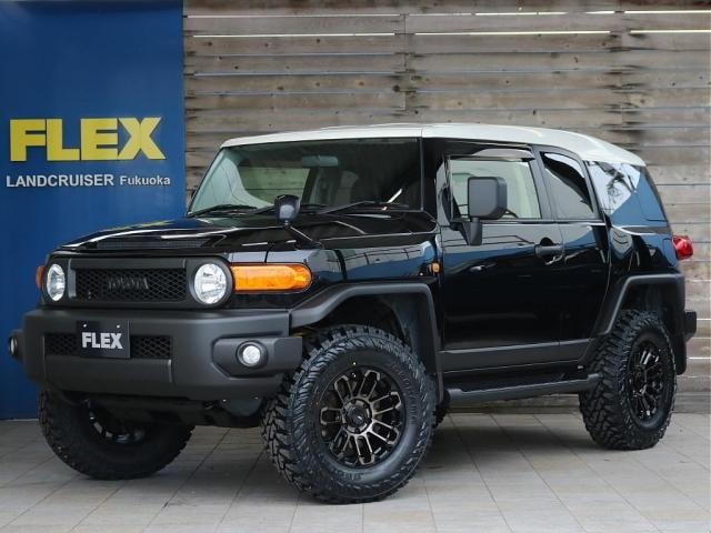Toyota FJ CRUISER 2015 — фото автомобиля