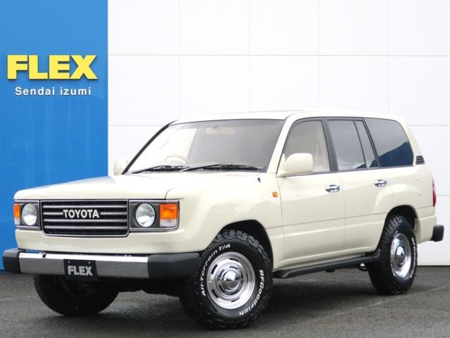 Toyota LAND CRUISER 100 2003 — фото автомобиля
