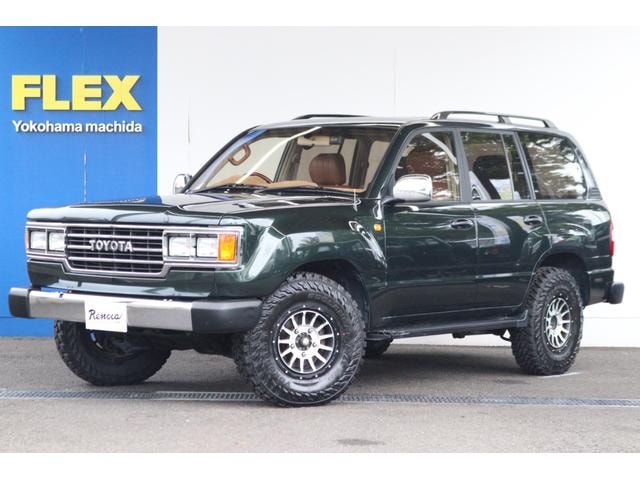 Toyota LAND CRUISER 100 2002 — фото автомобиля