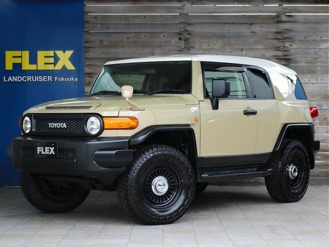 Toyota FJ CRUISER 2012 — фото автомобиля
