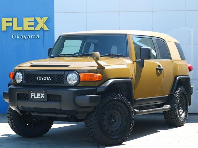Toyota FJ CRUISER 2012 — фото автомобиля