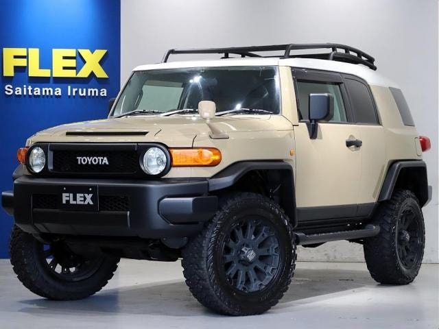 Toyota FJ CRUISER 2011 — фото автомобиля