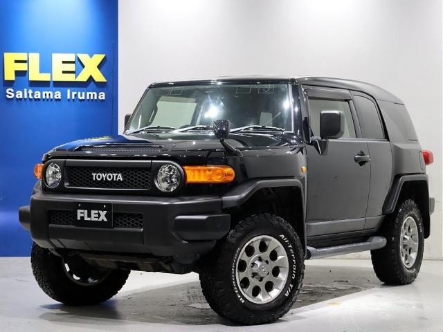 Toyota FJ CRUISER 2013 — фото автомобиля