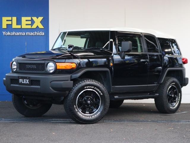 Toyota FJ CRUISER 2012 — фото автомобиля