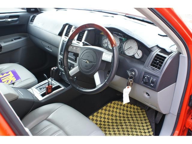 Chrysler 300C 2006 — фото автомобиля 1