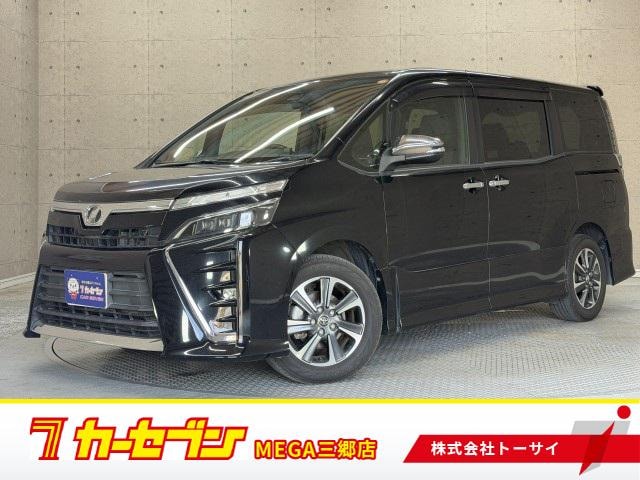 Toyota VOXY 2018 — фото автомобиля 1
